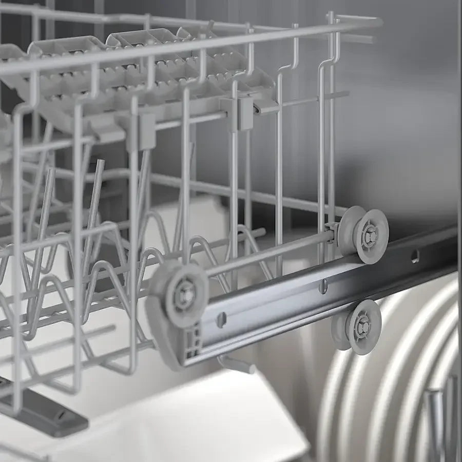 Bosch – 100 Series 24″ Front Control Smarts Built-In Hybrid Tub Dishwashers with PureDry, 50 dBA – Stainless Steel